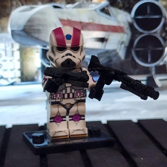 Lot of 8 Star Wars Figurines,Nova Stormtroopers, Lego Compatible with stand - Picture 8 of 9